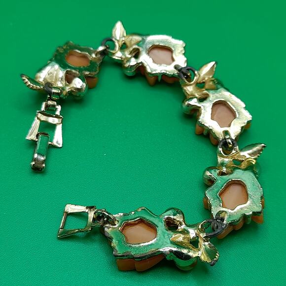 Vintage Orange Moonglow Lucite Leaf Bracelet, Gold Tone, 7 1/4 In, 1950s - Picture 9 of 10